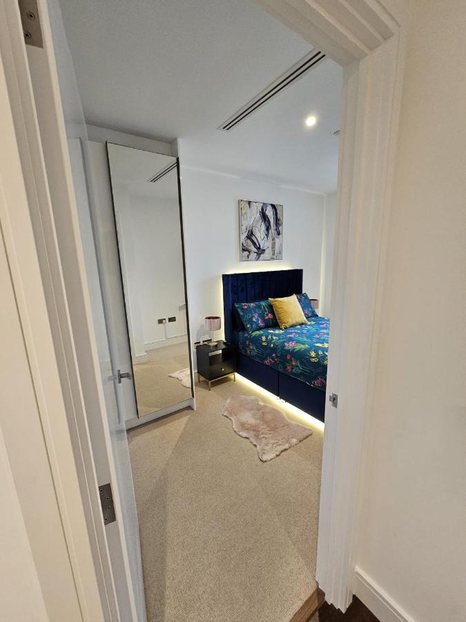 2 Bed Luxurious Apartments Canary Wharf Londres Exterior foto