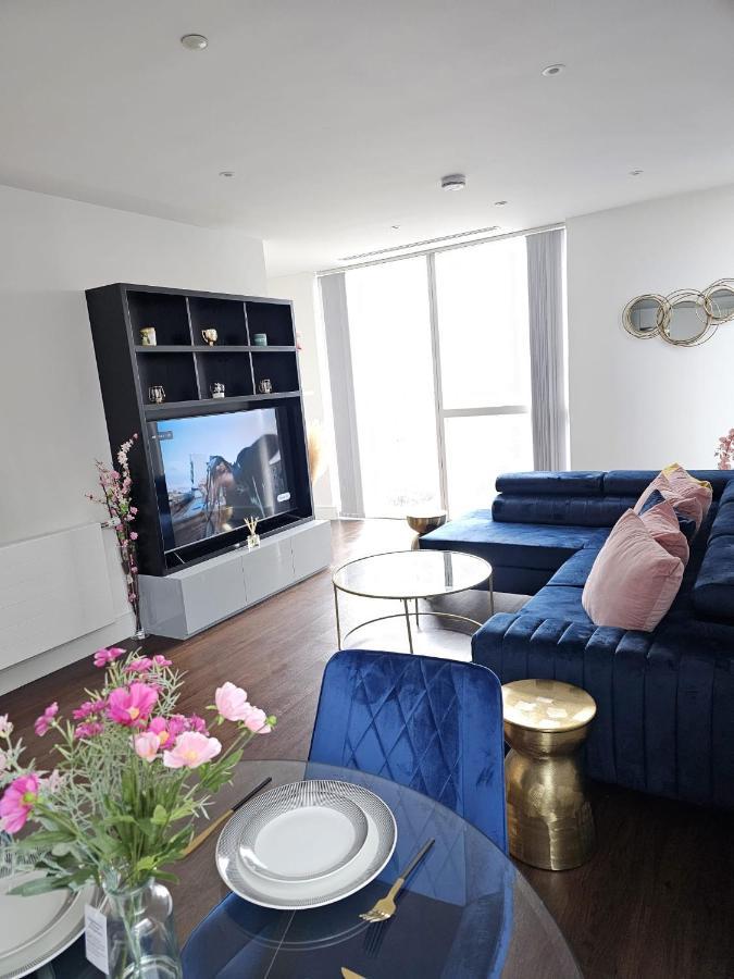 2 Bed Luxurious Apartments Canary Wharf Londres Exterior foto